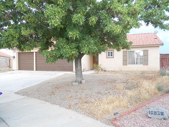 3rd image of 10945 Desert Rose Ct