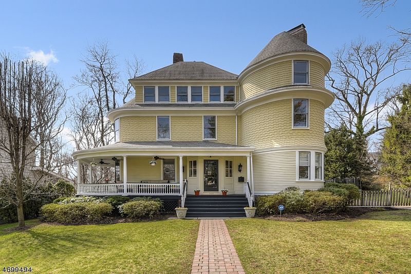 1st image of 356 Melrose Pl