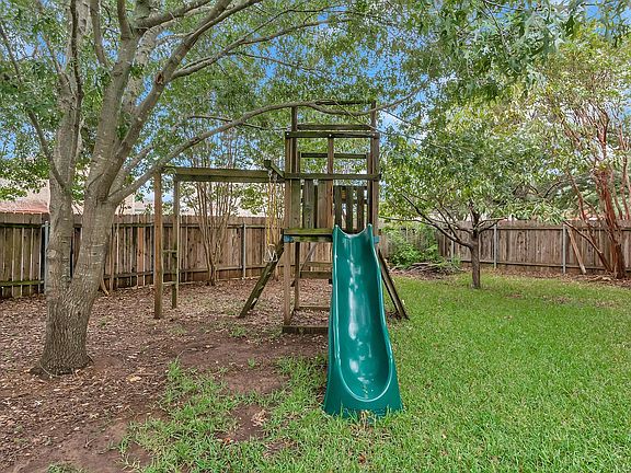 5th image of 8325 Cambria Dr