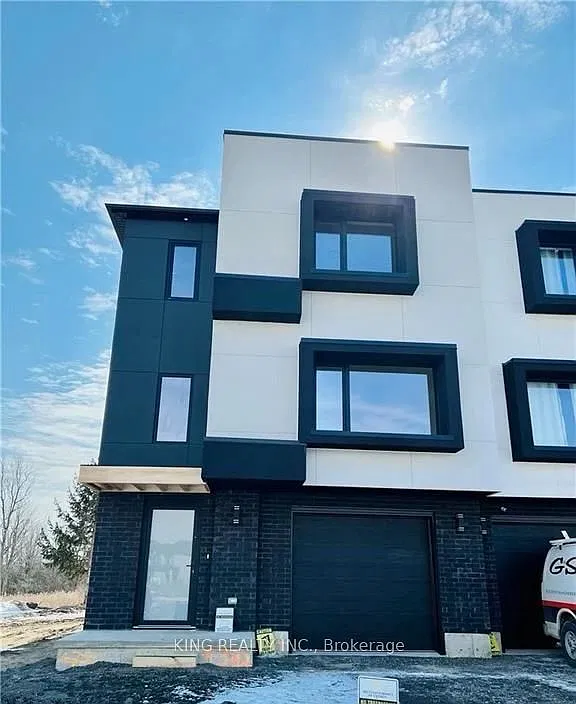 3 bed, $2,700 — Photo 1