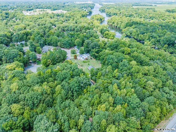 13 Downs Brook Dr, Roanoke Rapids, NC 27870