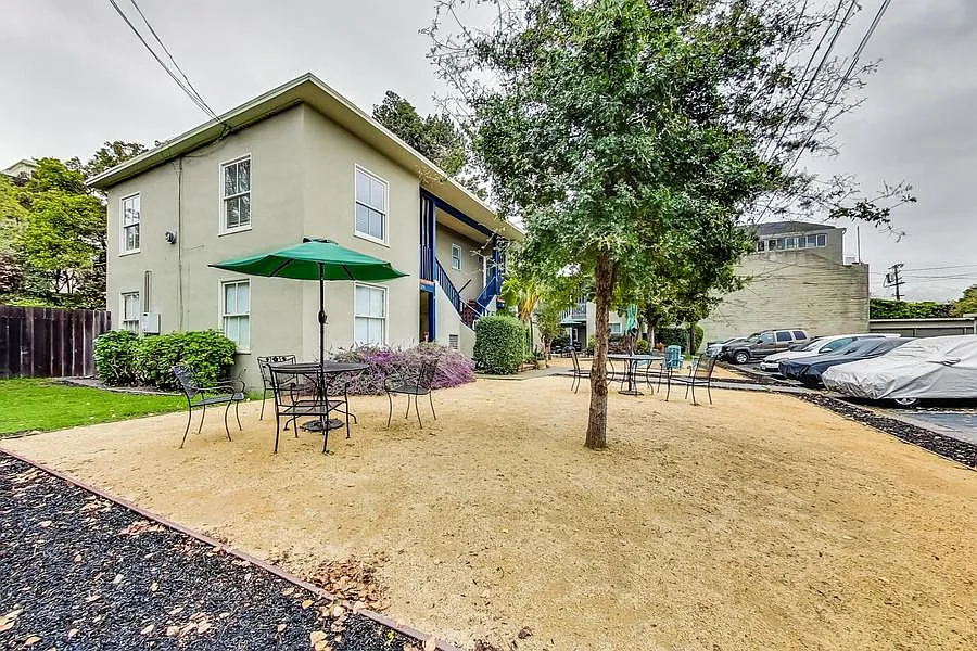 1207-1231 University Avenue