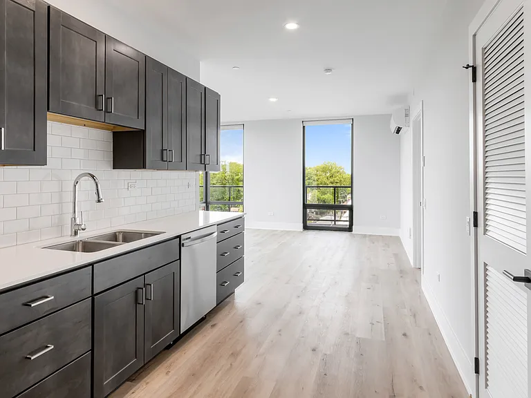 The Pierce At 7 Van Buren — Photo 16