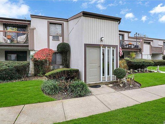 2nd image of 23 Richmond Blvd Unit 1B