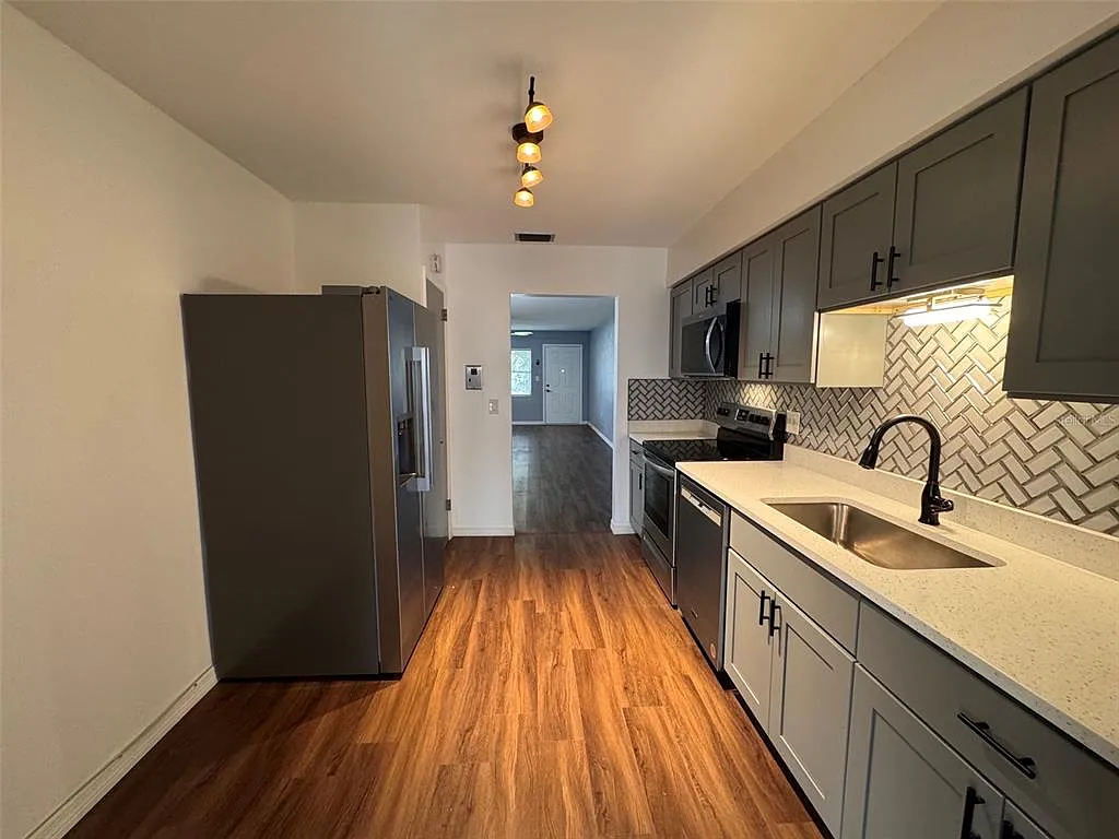 2 bed, 2.0 bath, 1134 sqft, $1,975 — Photo 3