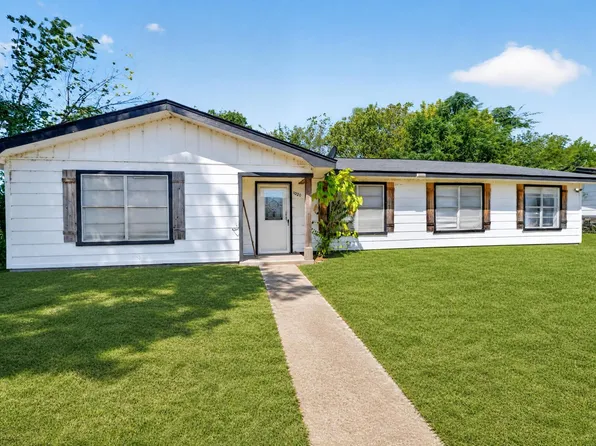 1020 SE 10th St, Cooper, TX 75432