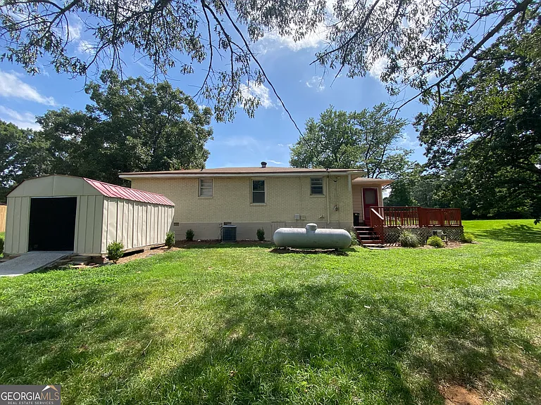 914 Ozora Rd — Photo 4