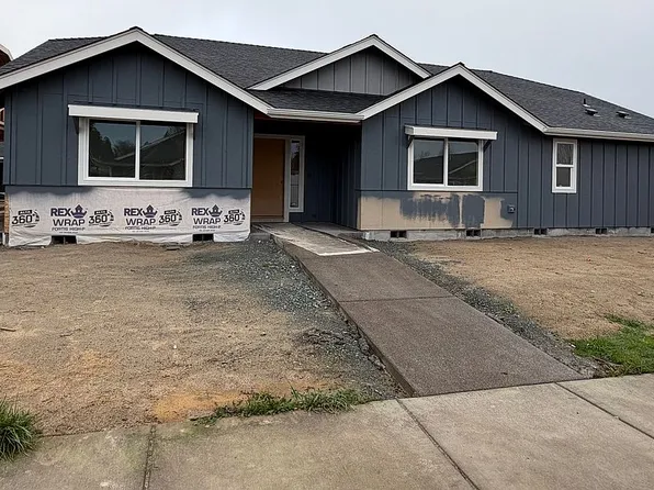 1604 Kokanee Ln, Grants Pass, OR 97527