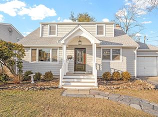 47 Rainer St, Melville, NY 11747