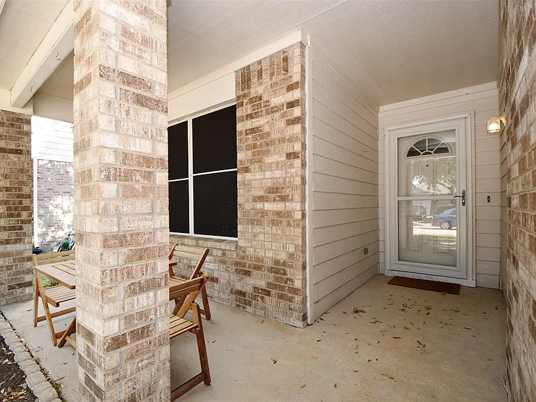 4818 King Hallow Ln — Photo 3