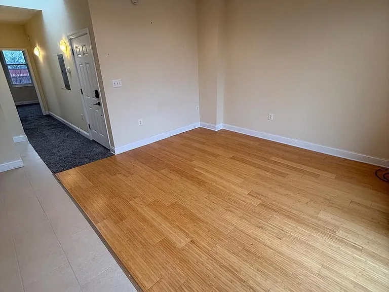 532 8th St SE #3 — Photo 5