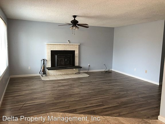 2nd image of 8912 45th Dr NE