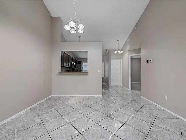 140 Lakepointe Cir — Photo 12