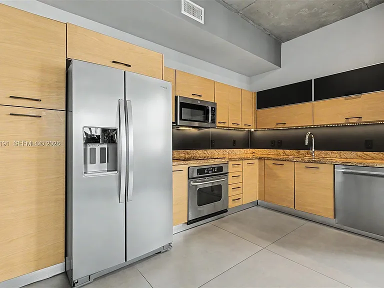 2275 Biscayne Blvd #1004 — Photo 8