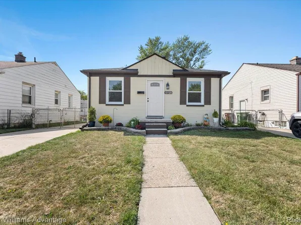 13728 Agnes St, Southgate, MI 48195