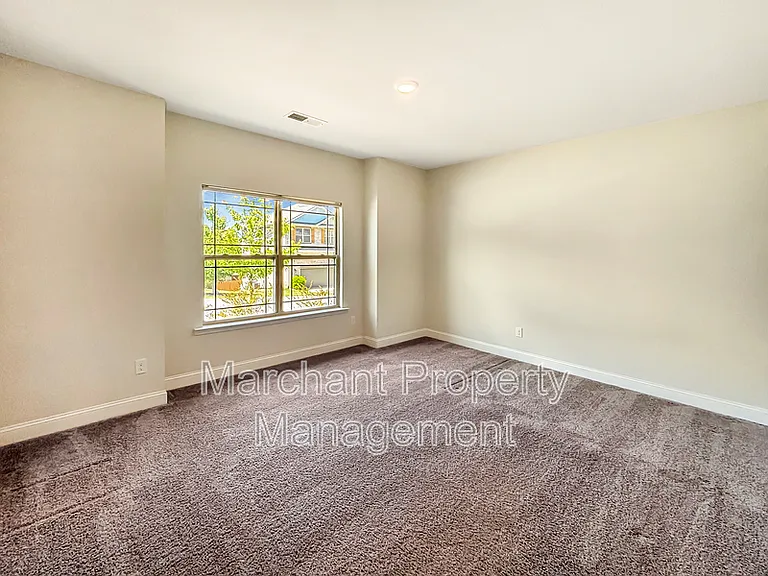 120 Starlight Dr — Photo 11