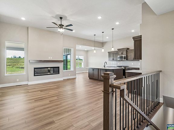 2nd image of 3009 Bertram St