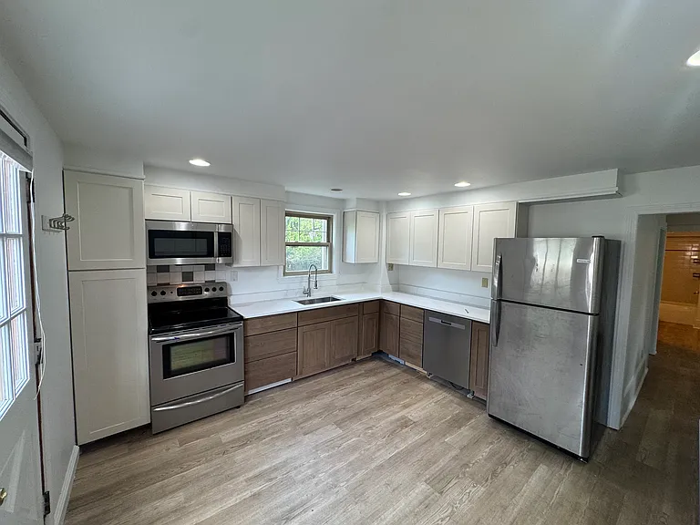 3 Reservoir St #5 — Photo 1