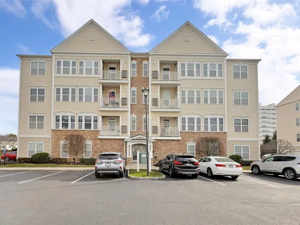 432 Saxton Court #432, Central Islip, NY 11722