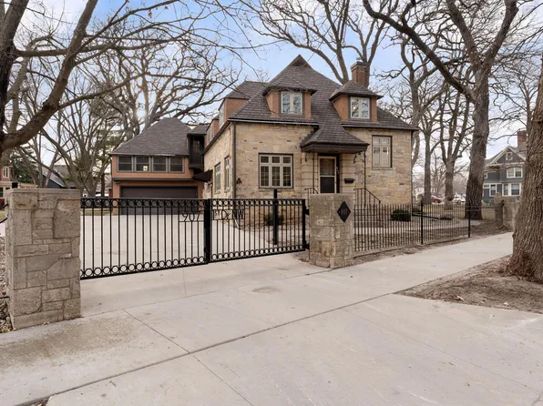 907 1st Dr NW, Austin, MN 55912