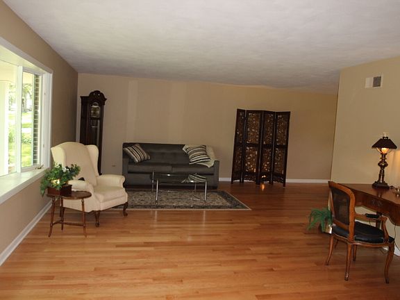 2nd image of 636 Norton Ave