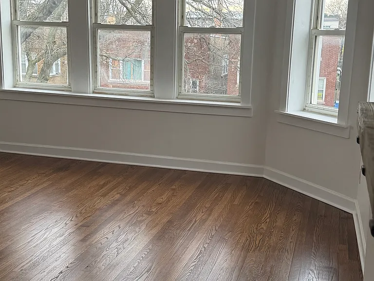 7931 S Eberhart Ave #3 — Photo 4