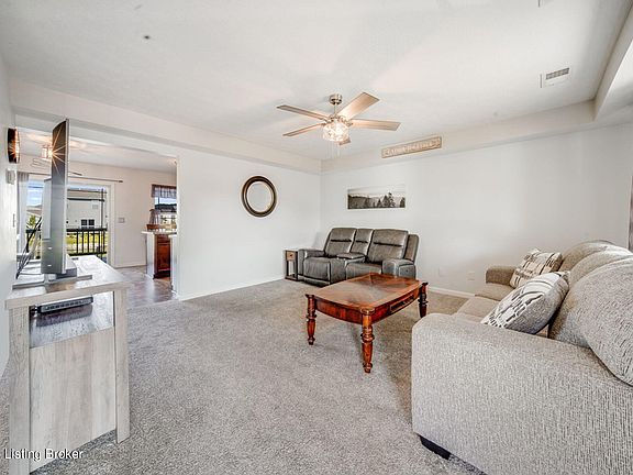 4th image of 238 Boulders Ct