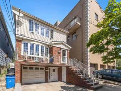 147 W 52nd St, Bayonne, NJ, 07002