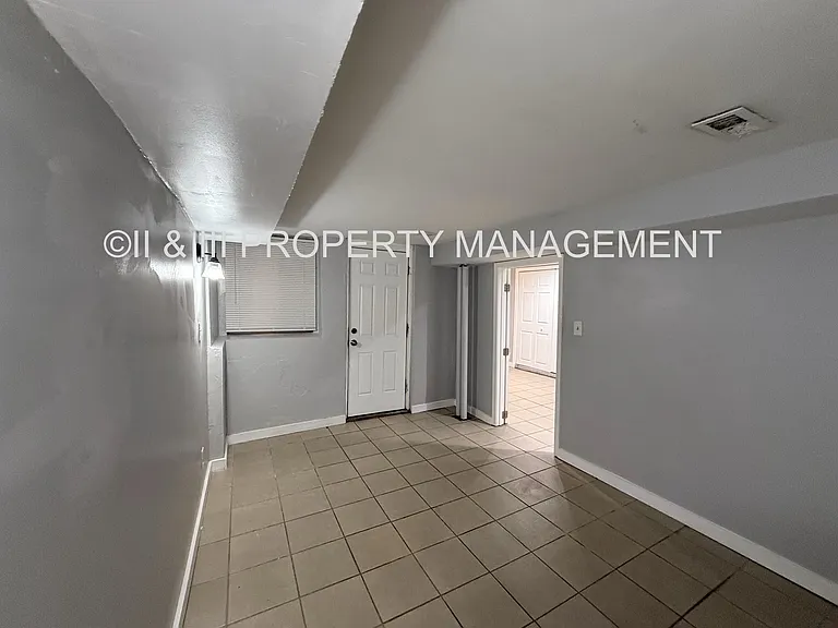 3700 Wyandotte St #BASEMENT — Photo 9