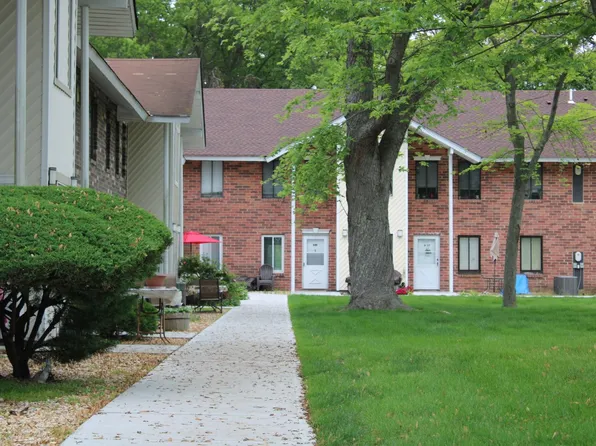 35 Navajo Court #35, Coram, NY 11727