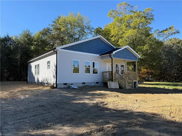 315 Stokes St, Burlington, NC 27215