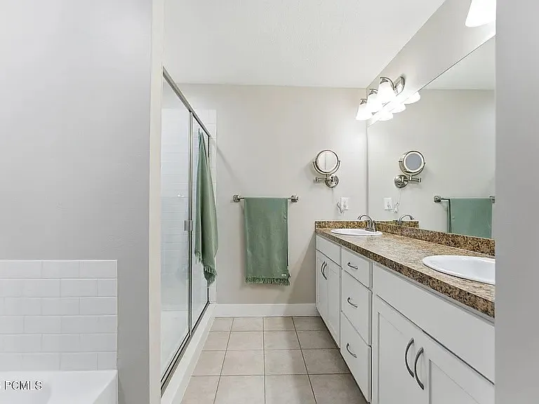 5 bed, 2828 sqft, $1,590 — Photo 4