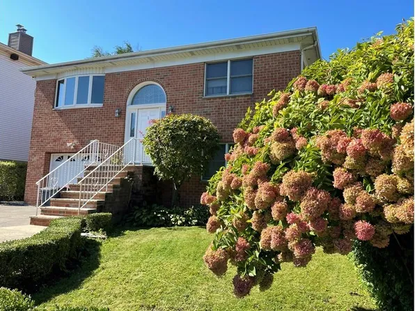 1 Bronxville Lane, Bronxville, NY 10708