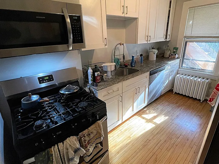 3852 Grand Ave S — Photo 3