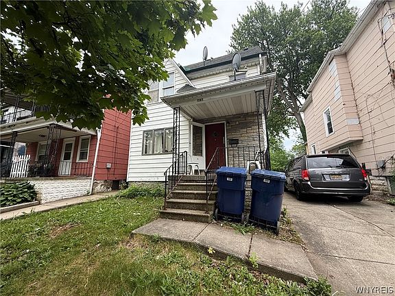 3rd image of 131 Riverside Ave