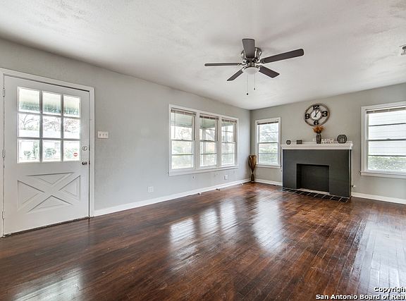 4th image of 343 Hermine Blvd
