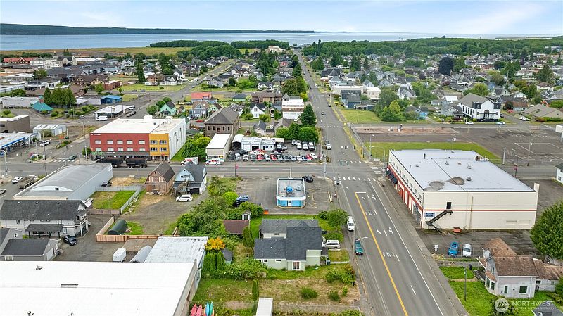 3rd image of 205 5th Street
