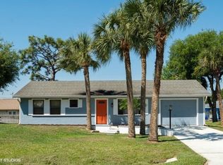 814 Barker St, Sebastian, FL 32958