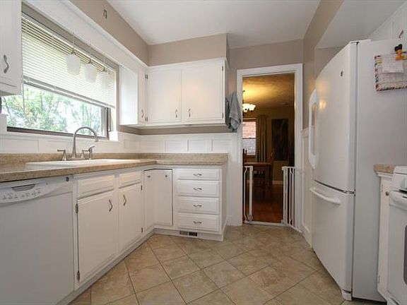 4th image of 1109 Glenna Dr