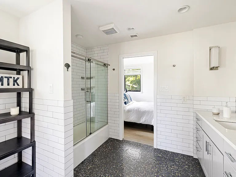 75 Duryea Ave — Photo 15