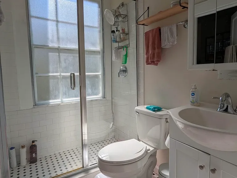 107 Ashley Ave #D — Photo 10
