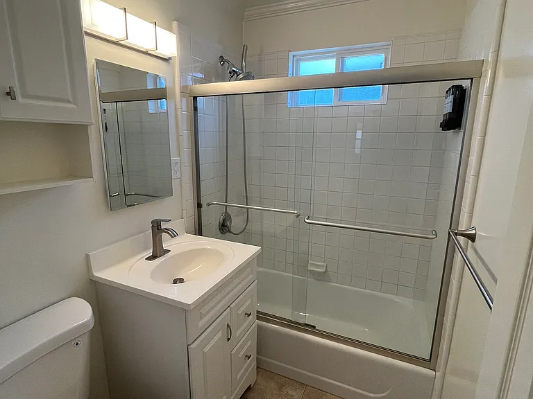 800 N Griffith Park Dr — Photo 7