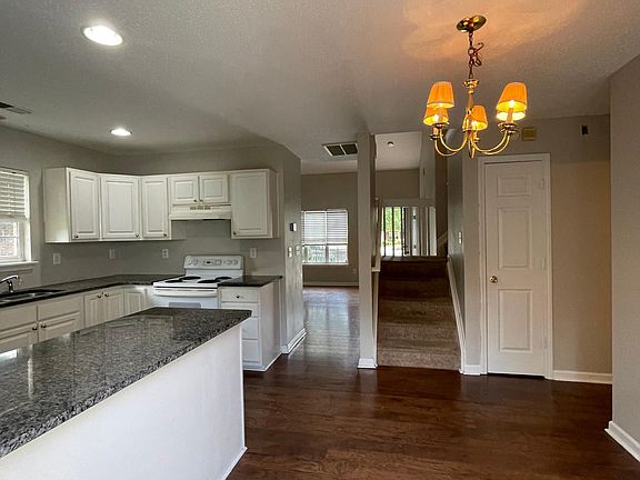 4th image of 1771 Forest Side Ln