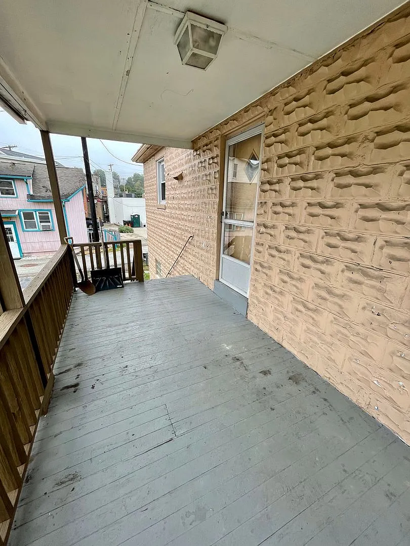 Castle Shanon - 2 Bed 1 Bath - Great Location! — Photo 3