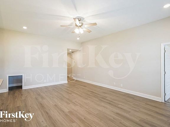 2nd image of 619 Alvin Rd