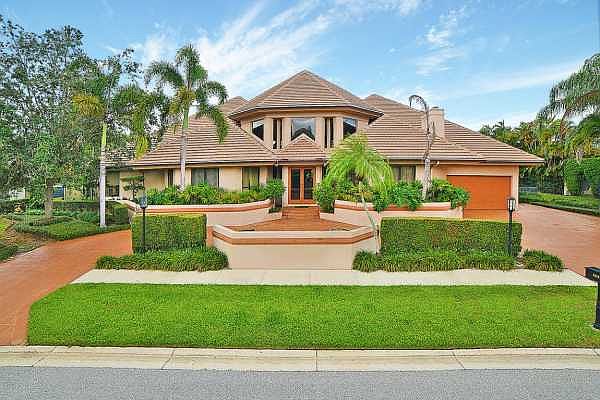 Home For Sale In Boca Grove