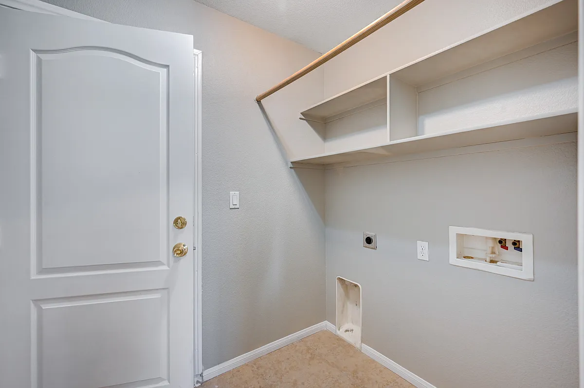 Building Photo - 2041 S Highland Ave