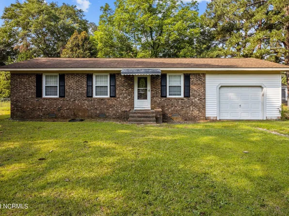 110 Chips Road, Vanceboro, NC 28586