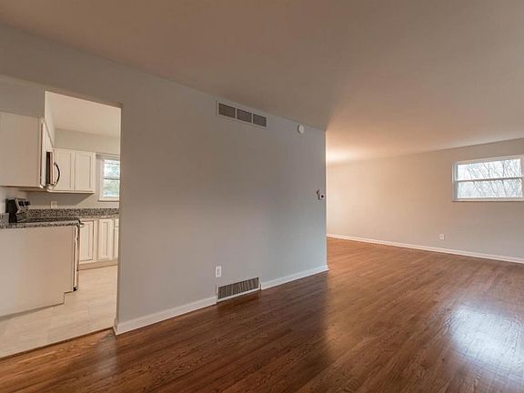 2nd image of 840 Ligorio Ave