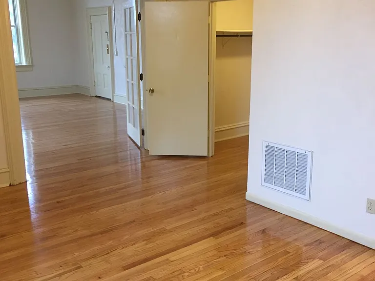 125 East Saint Louis St — Photo 2